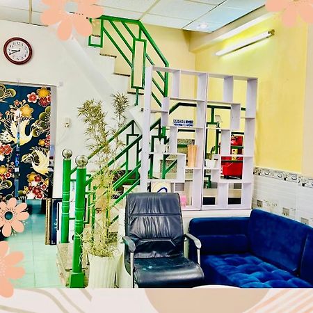 花ren Hostel Ho Chi Minh City Exterior photo