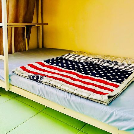 花ren Hostel Ho Chi Minh City Exterior photo